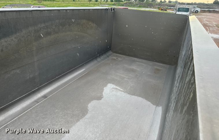 image for item DQ6778 2011 Mack CHU dump truck