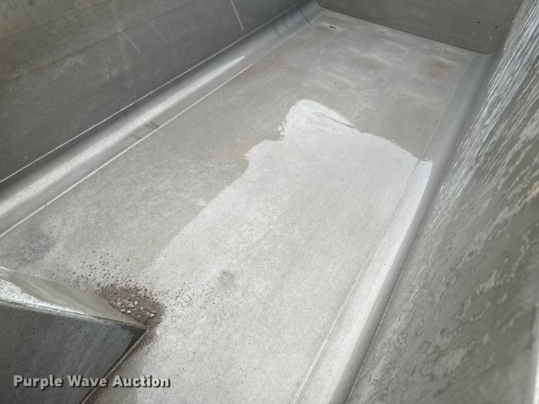 image for item DQ6778 2011 Mack CHU dump truck