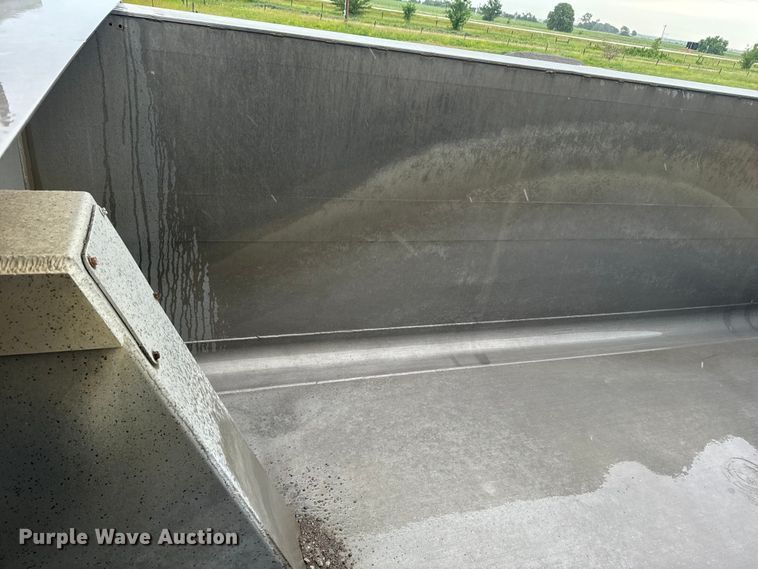 image for item DQ6778 2011 Mack CHU dump truck