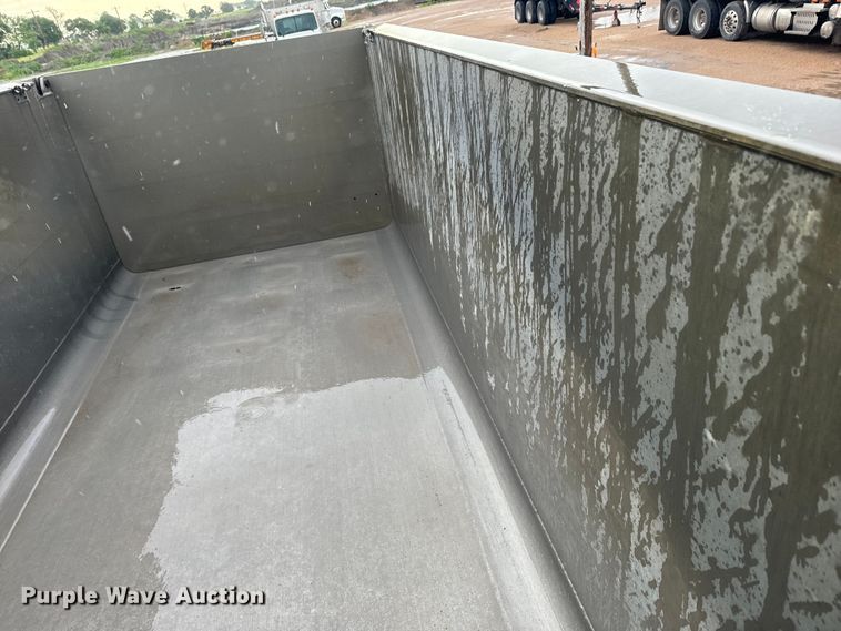 image for item DQ6778 2011 Mack CHU dump truck