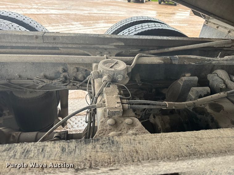 image for item DQ6778 2011 Mack CHU dump truck