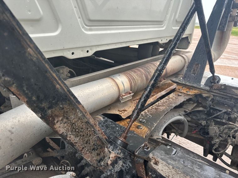 image for item DQ6778 2011 Mack CHU dump truck