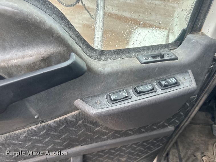 image for item DQ6778 2011 Mack CHU dump truck