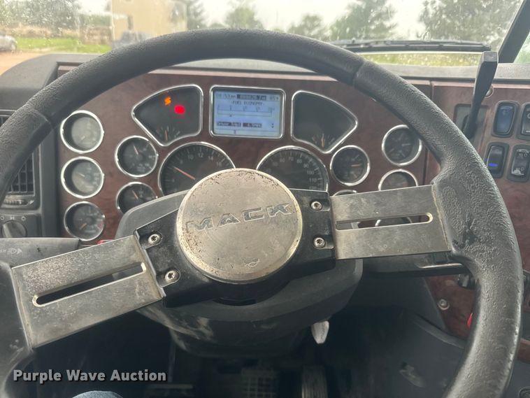 image for item DQ6778 2011 Mack CHU dump truck