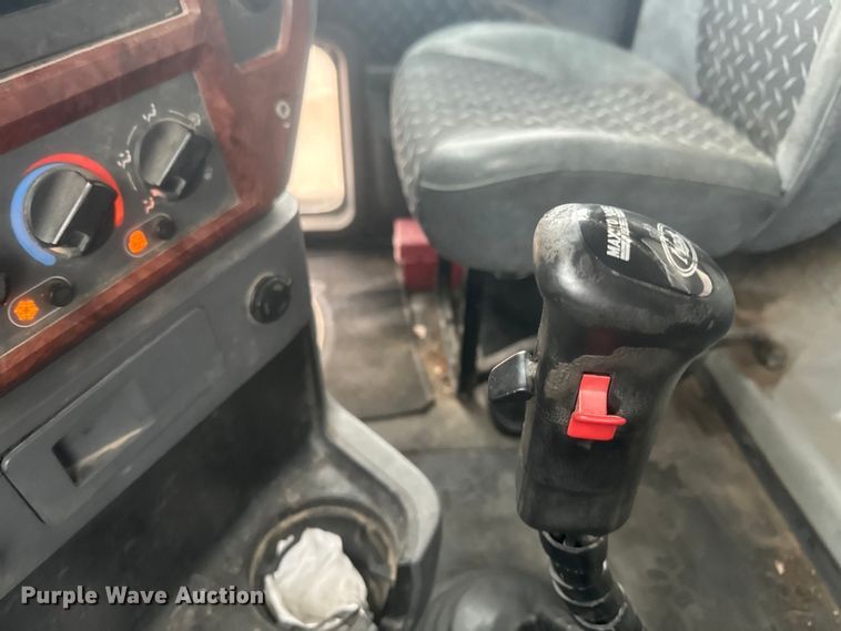 image for item DQ6778 2011 Mack CHU dump truck