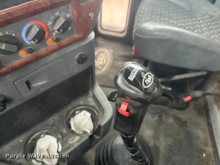 image for item DQ6778 2011 Mack CHU dump truck