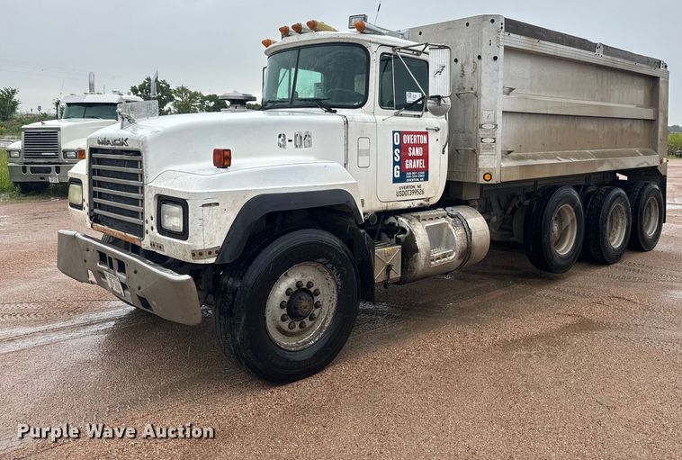 image for item DQ6779 1996 Mack RD688S dump truck