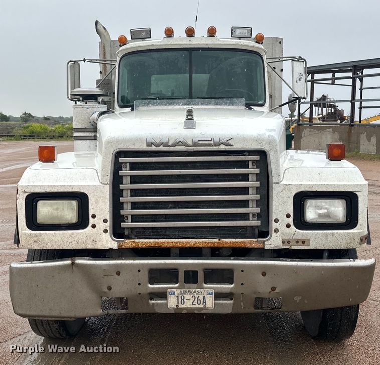 image for item DQ6779 1996 Mack RD688S dump truck