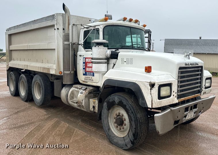 image for item DQ6779 1996 Mack RD688S dump truck