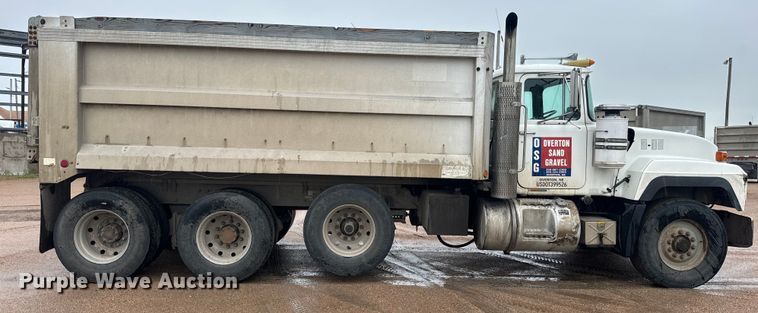 image for item DQ6779 1996 Mack RD688S dump truck