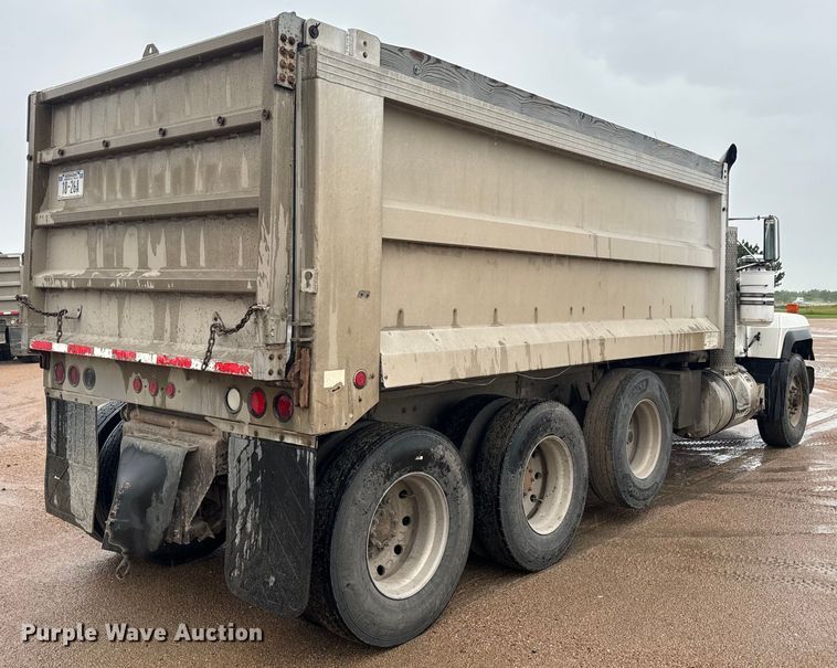 image for item DQ6779 1996 Mack RD688S dump truck