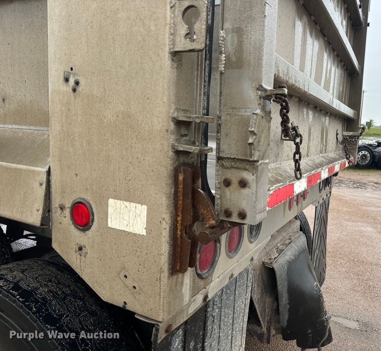 image for item DQ6779 1996 Mack RD688S dump truck