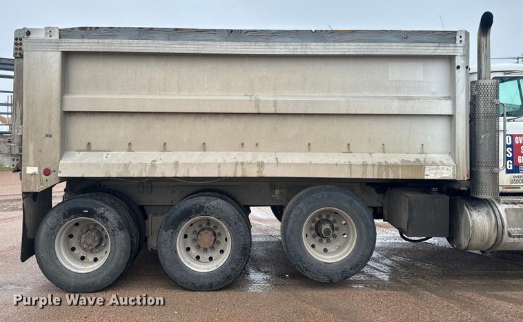 image for item DQ6779 1996 Mack RD688S dump truck