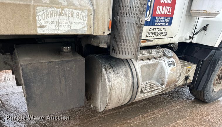 image for item DQ6779 1996 Mack RD688S dump truck