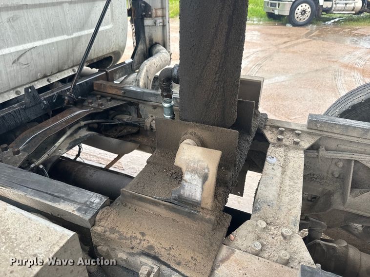 image for item DQ6779 1996 Mack RD688S dump truck