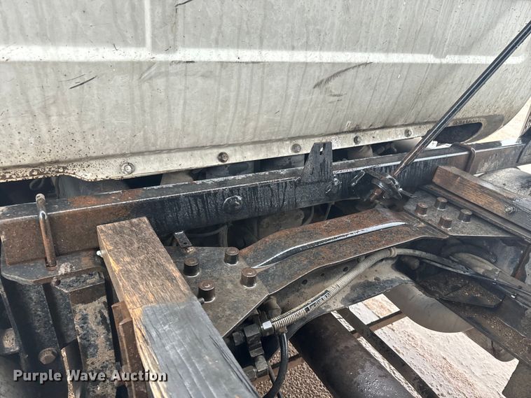 image for item DQ6779 1996 Mack RD688S dump truck