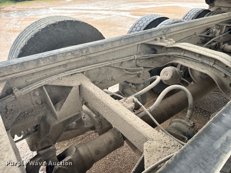 image for item DQ6779 1996 Mack RD688S dump truck