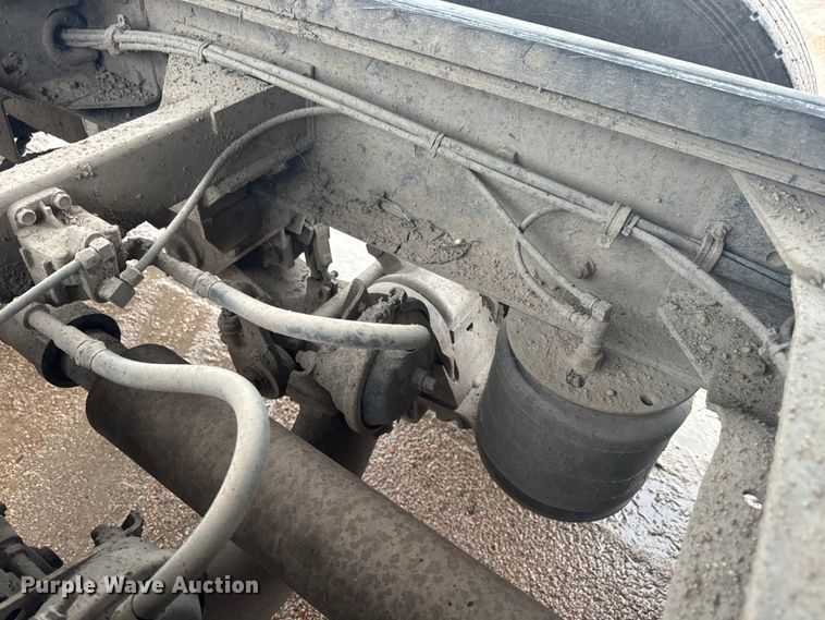 image for item DQ6779 1996 Mack RD688S dump truck