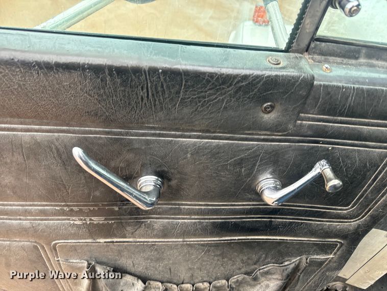 image for item DQ6779 1996 Mack RD688S dump truck