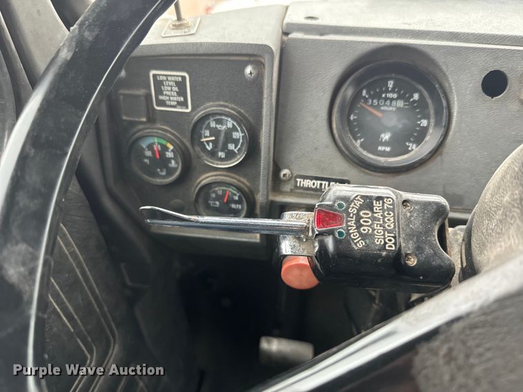 image for item DQ6779 1996 Mack RD688S dump truck