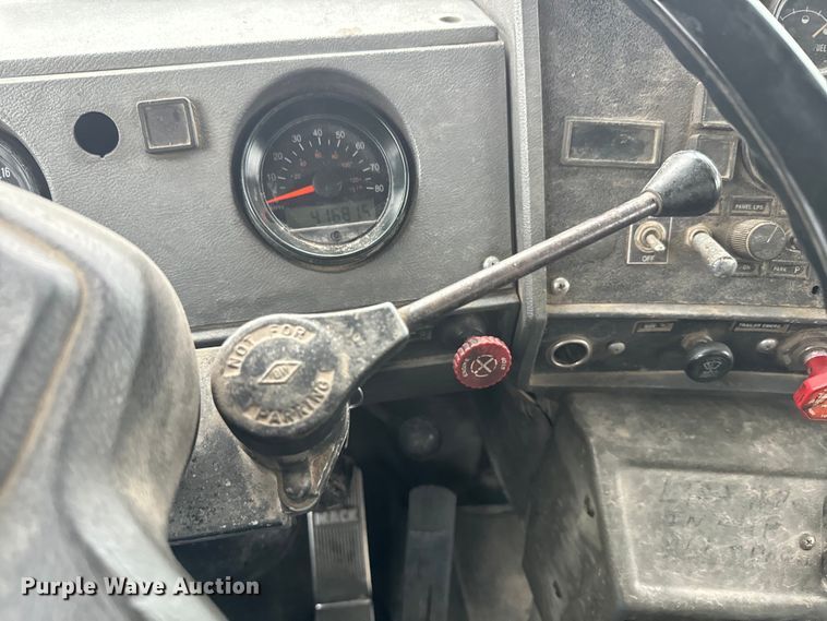 image for item DQ6779 1996 Mack RD688S dump truck