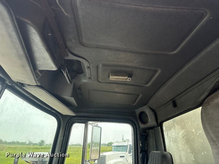 image for item DQ6779 1996 Mack RD688S dump truck