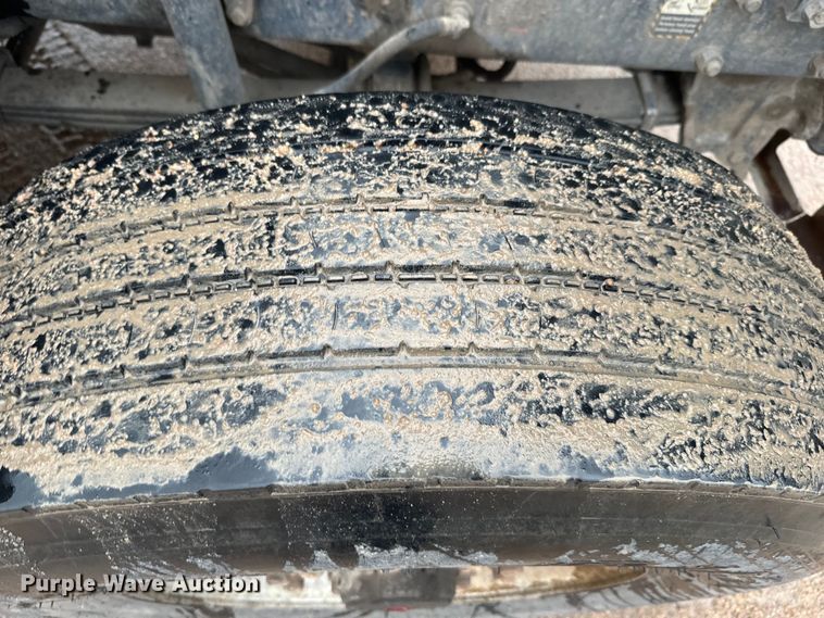 image for item DQ6779 1996 Mack RD688S dump truck