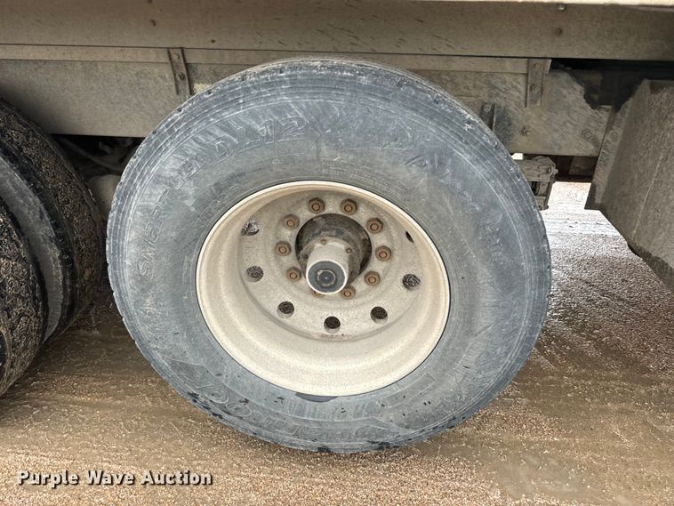 image for item DQ6779 1996 Mack RD688S dump truck