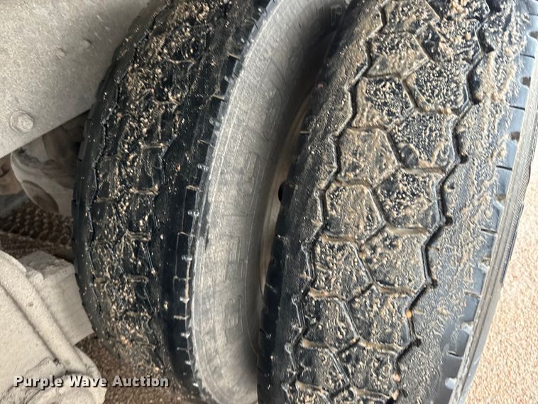 image for item DQ6779 1996 Mack RD688S dump truck