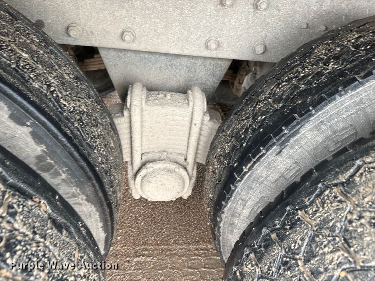 image for item DQ6779 1996 Mack RD688S dump truck