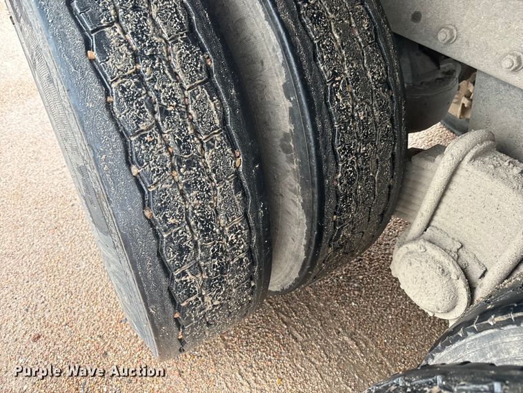 image for item DQ6779 1996 Mack RD688S dump truck