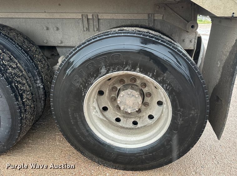 image for item DQ6779 1996 Mack RD688S dump truck