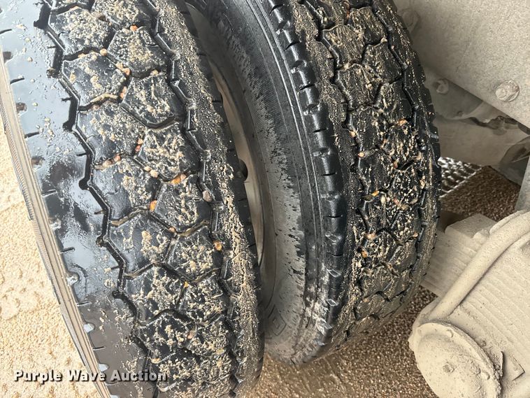 image for item DQ6779 1996 Mack RD688S dump truck