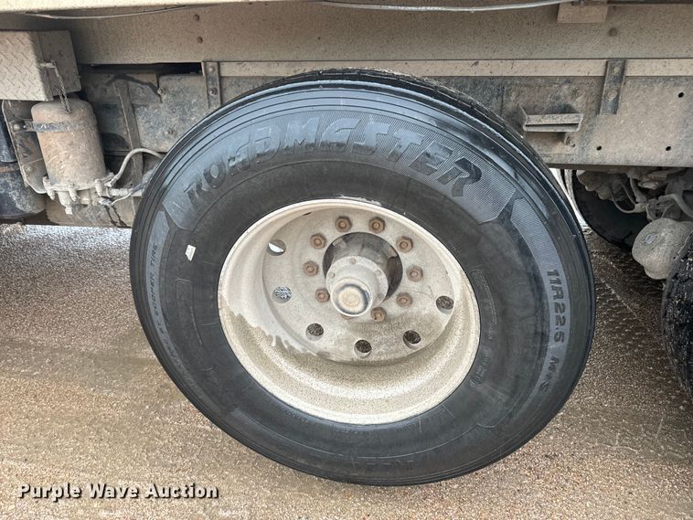 image for item DQ6779 1996 Mack RD688S dump truck