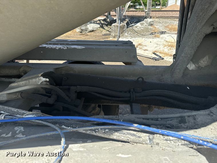 image for item DQ6782 1997 Mack RD690S ready mix truck