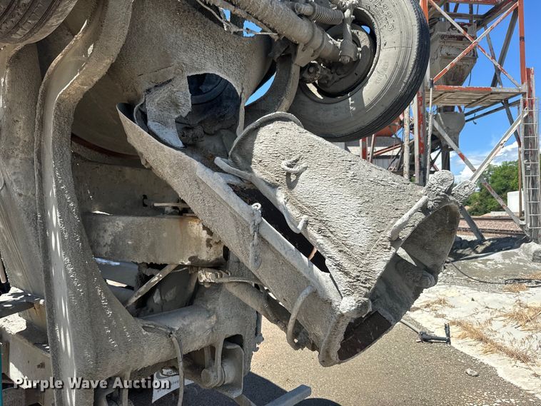 image for item DQ6782 1997 Mack RD690S ready mix truck