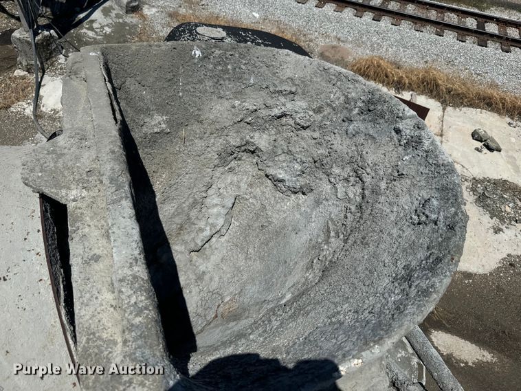 image for item DQ6782 1997 Mack RD690S ready mix truck