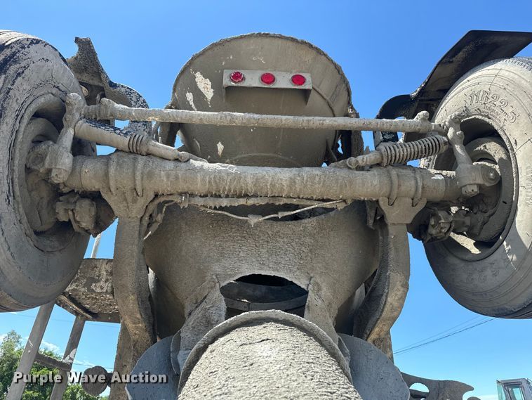 image for item DQ6782 1997 Mack RD690S ready mix truck