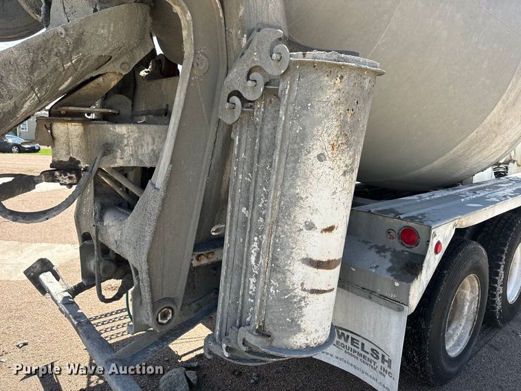 image for item DQ6782 1997 Mack RD690S ready mix truck