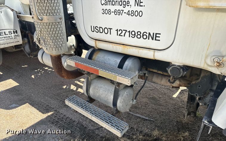 image for item DQ6782 1997 Mack RD690S ready mix truck