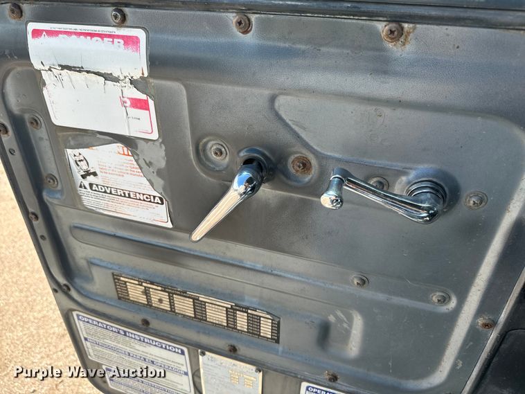 image for item DQ6782 1997 Mack RD690S ready mix truck