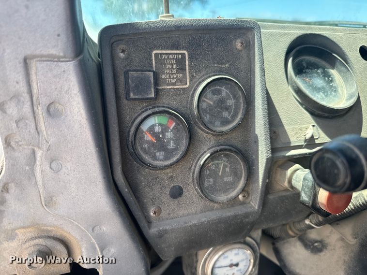 image for item DQ6782 1997 Mack RD690S ready mix truck