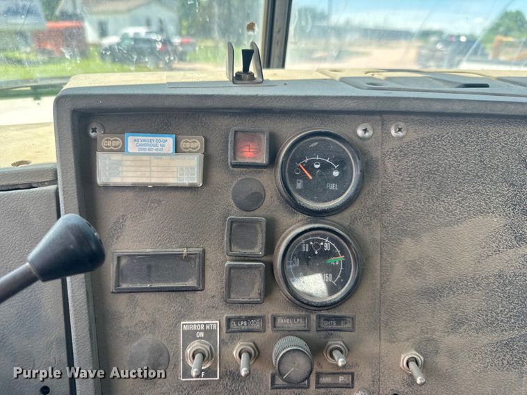 image for item DQ6782 1997 Mack RD690S ready mix truck