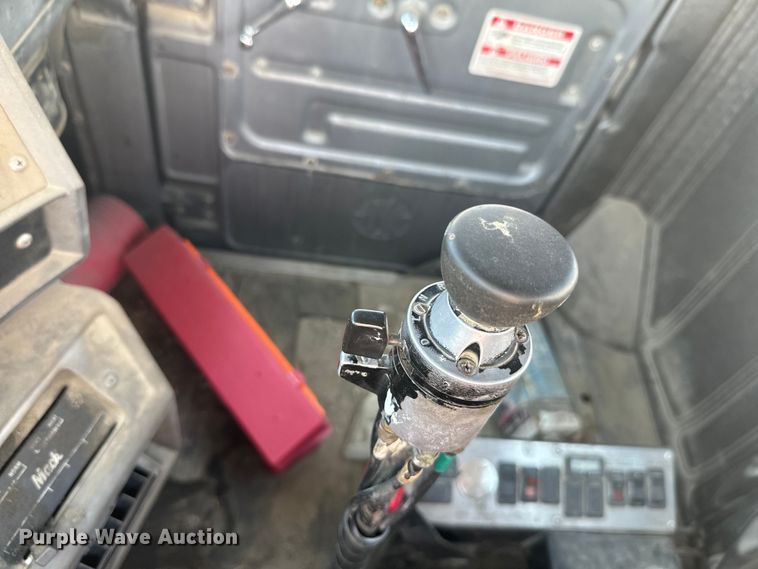 image for item DQ6782 1997 Mack RD690S ready mix truck