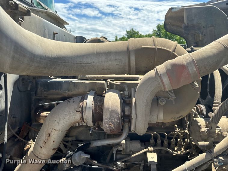 image for item DQ6782 1997 Mack RD690S ready mix truck