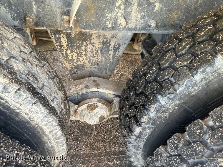 image for item DQ6782 1997 Mack RD690S ready mix truck