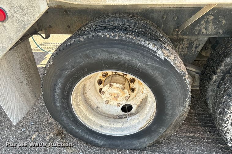 image for item DQ6782 1997 Mack RD690S ready mix truck