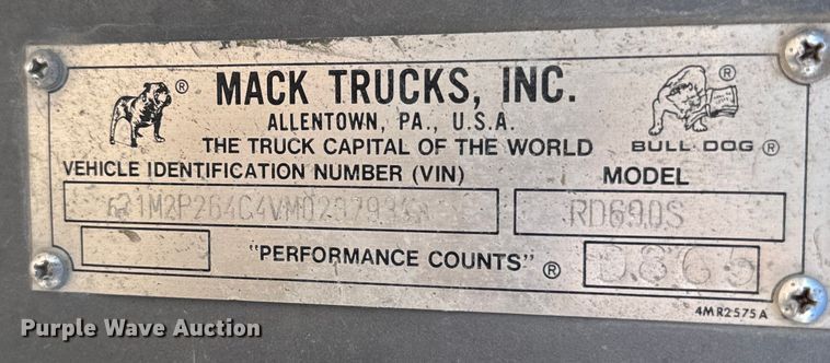 image for item DQ6782 1997 Mack RD690S ready mix truck