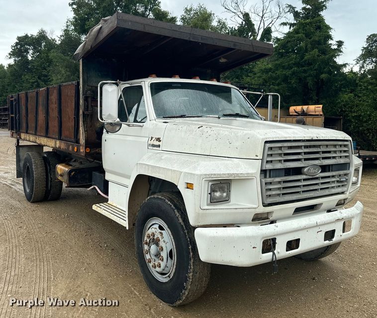 image for item DQ6802 1993 Ford F700 dump flatbed truck