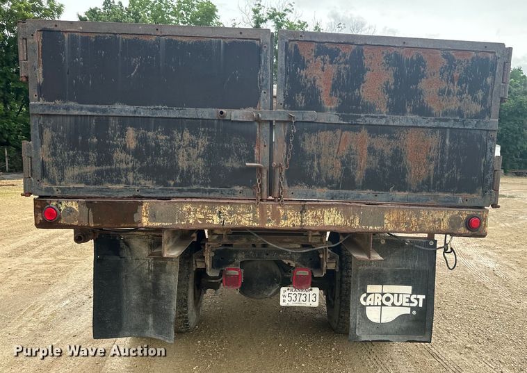 image for item DQ6802 1993 Ford F700 dump flatbed truck